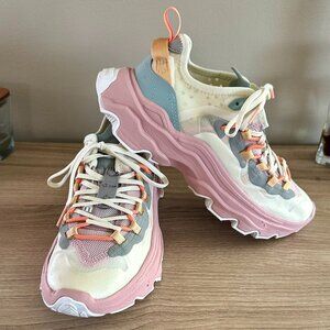 Sorel - Kinetic Breakthru Tech Lace Sneakers in Chalk/Pink